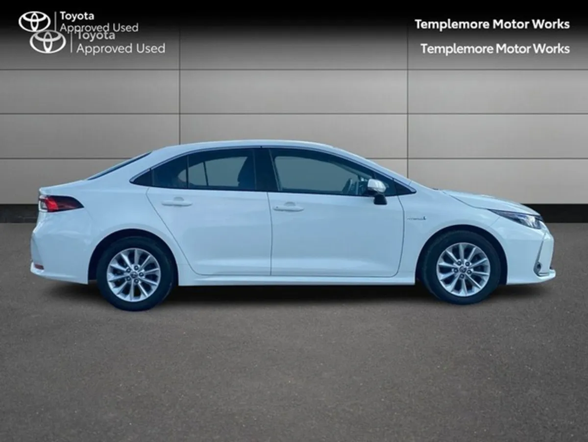 Toyota Corolla HYB LUNA SALOON 4DR AUTO HYBRID - Image 3