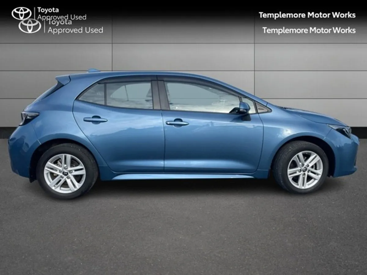 Toyota Corolla LUNA H/B 4DR AUTO HYBRID - Image 3