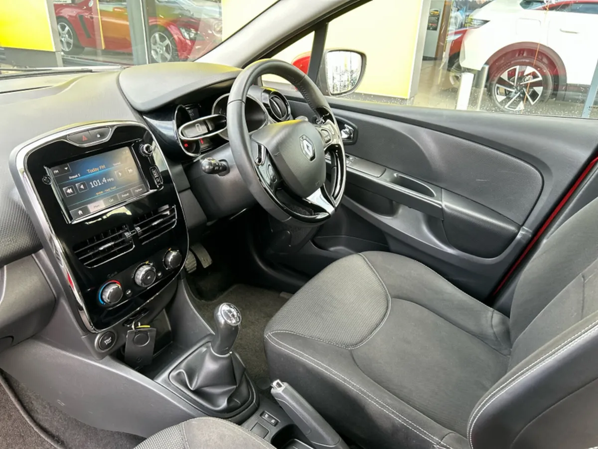 Renault Clio IV DYNAMIQUE 1.2 PET 7 4DR - Image 3
