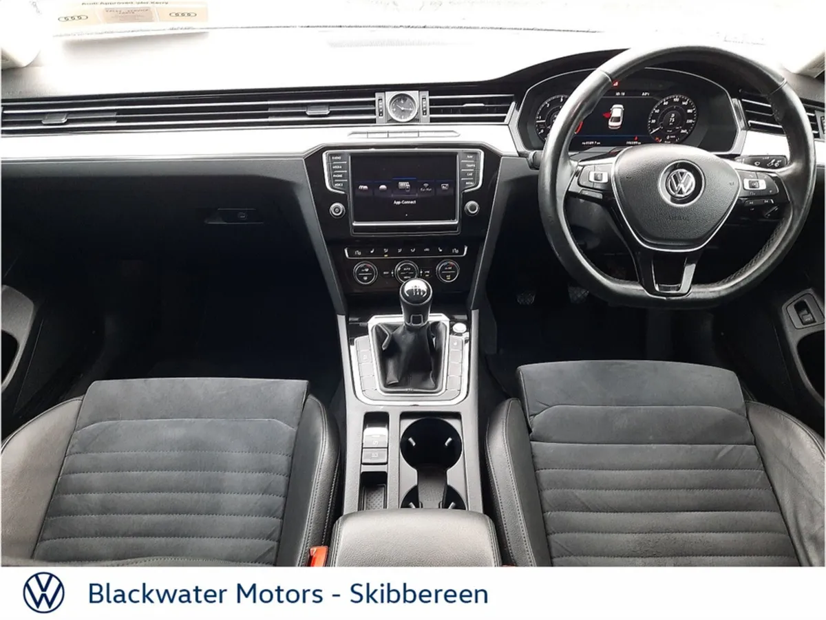 Volkswagen Passat 1.6TDI 120BHP HIGHLINE BUSINESS - Image 2