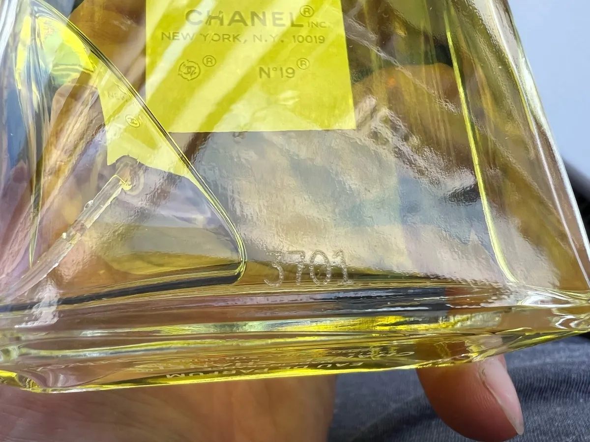 Chanel nr 19 - Image 2