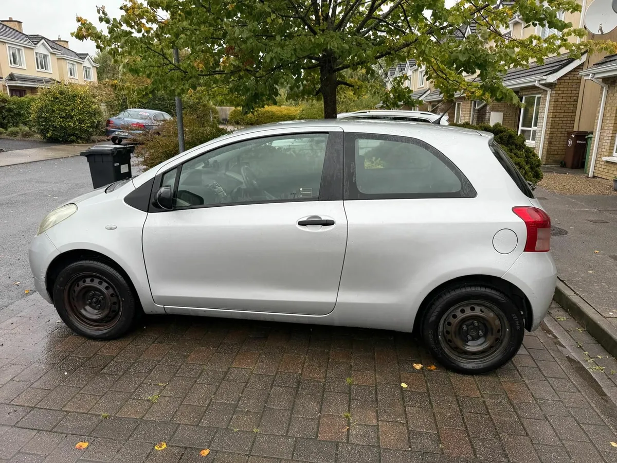 Toyota Yaris 2006 - Image 2