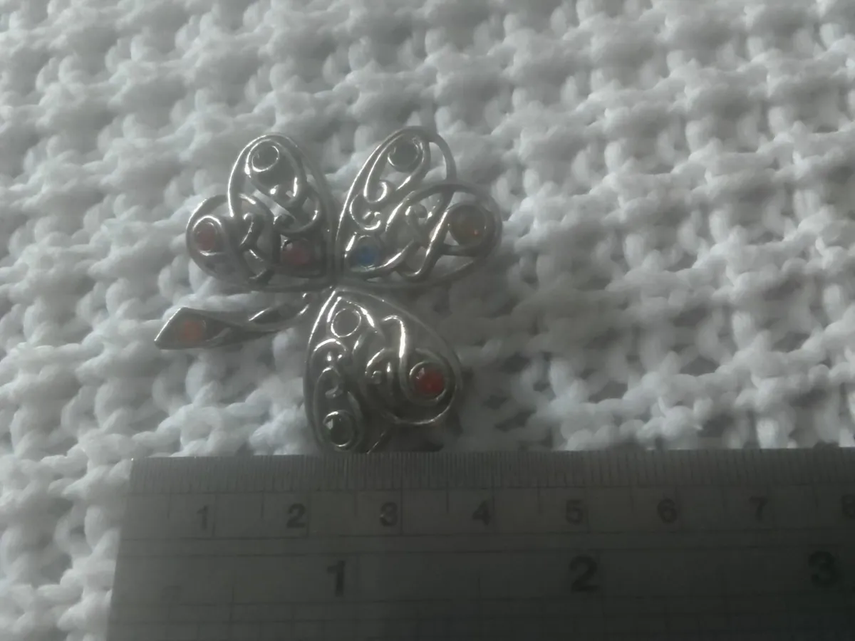 Vintage sol'dor multi col  shamrock brooch - Image 2