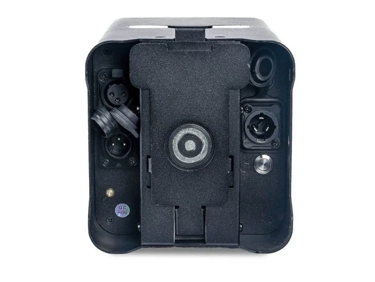 Q-Led Q4IP+ Uplights with Carry Bag (Pack of 4) - Image 3