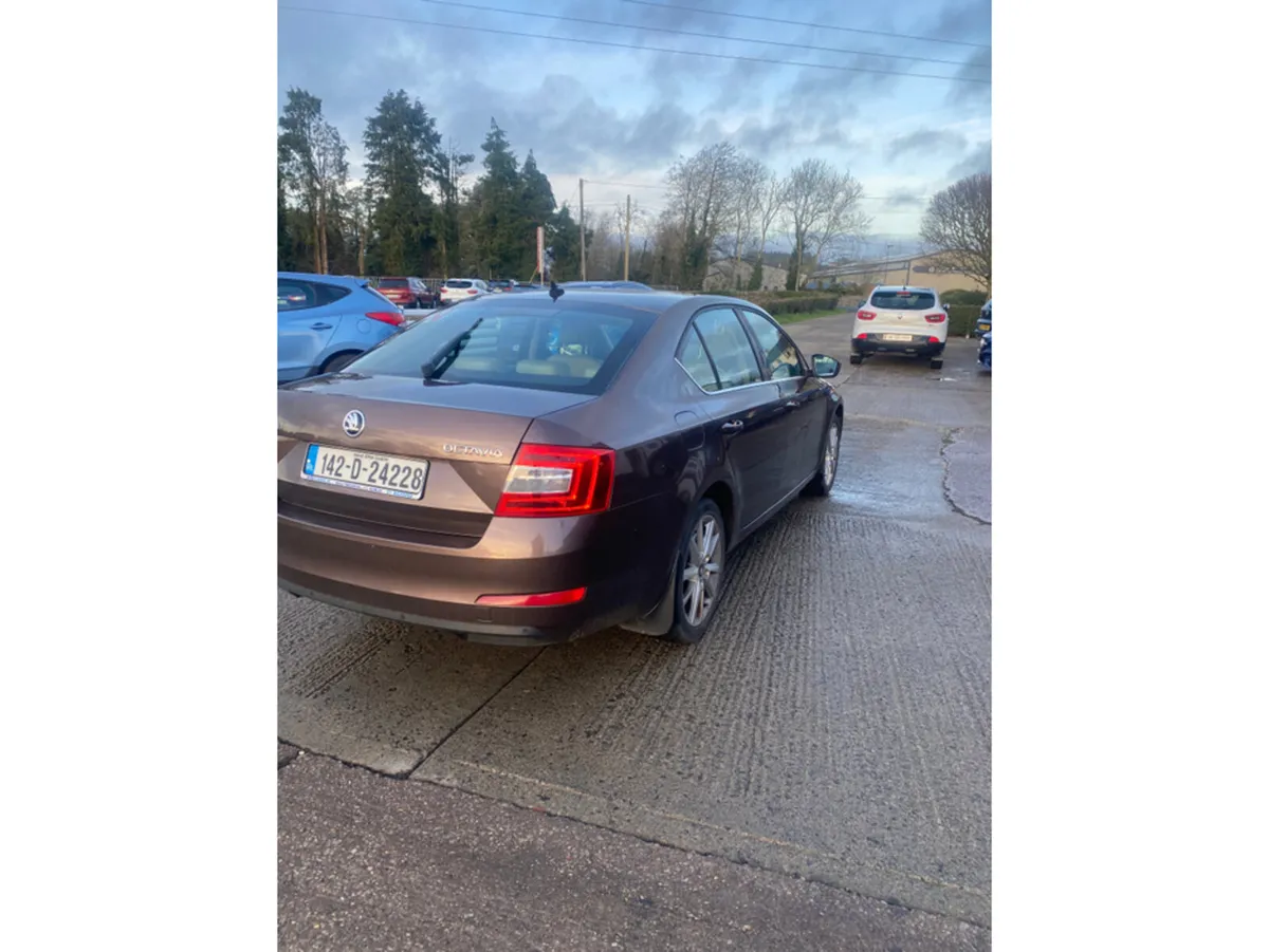 Skoda Octavia 1.6 TDI CR ELEGANCE 10 105PS 5DR AUT - Image 3