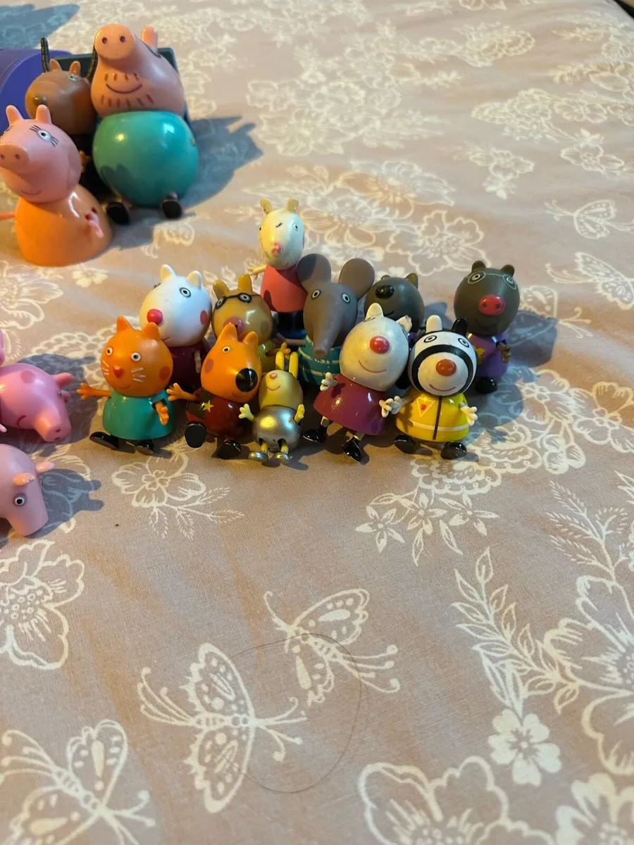 Peppa pig house and extras - Image 3