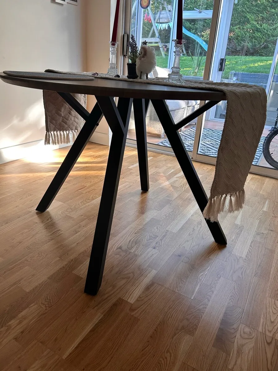 Round Dining Table - Image 3