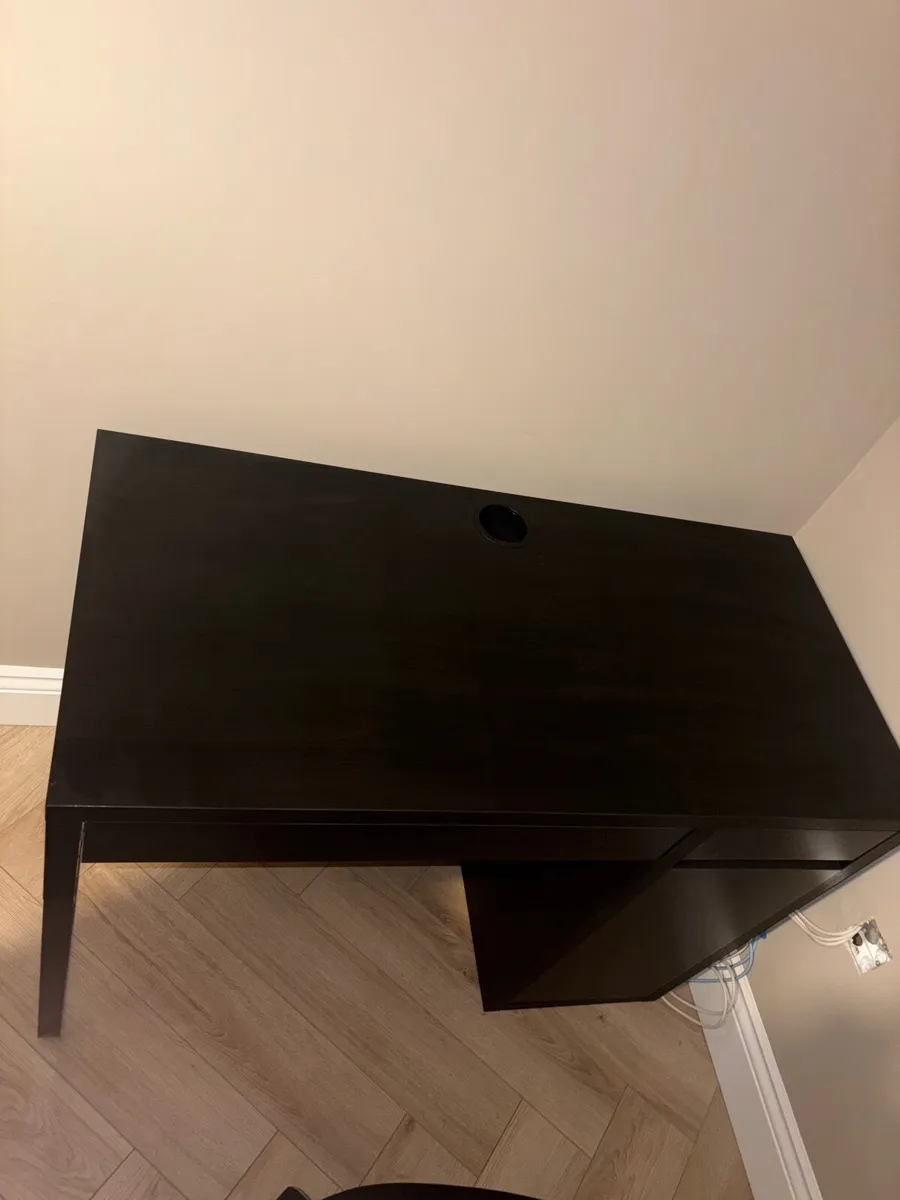 Office desk and chair - Image 2