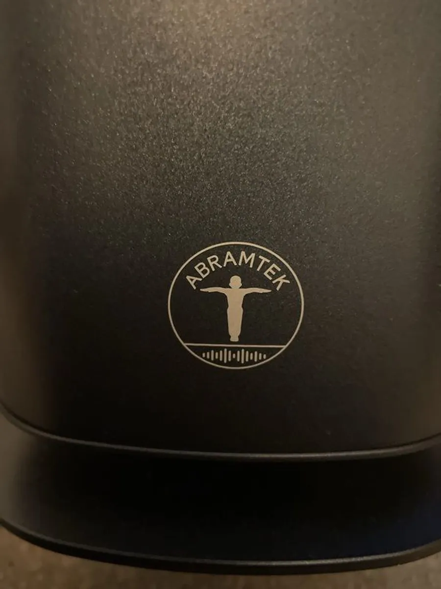 amazing sound brand new in box have 3 of them brand new - Image 4