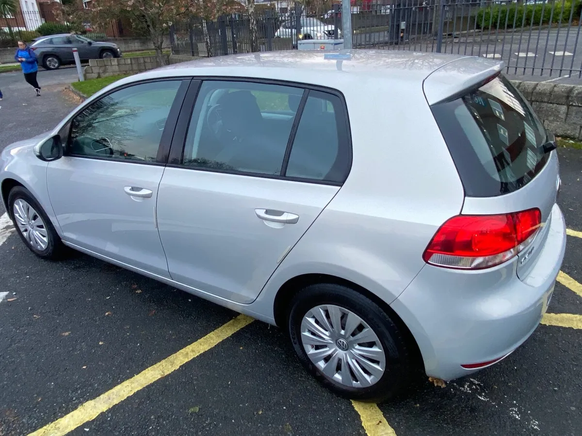 Volkswagen Golf 2011 - Image 3