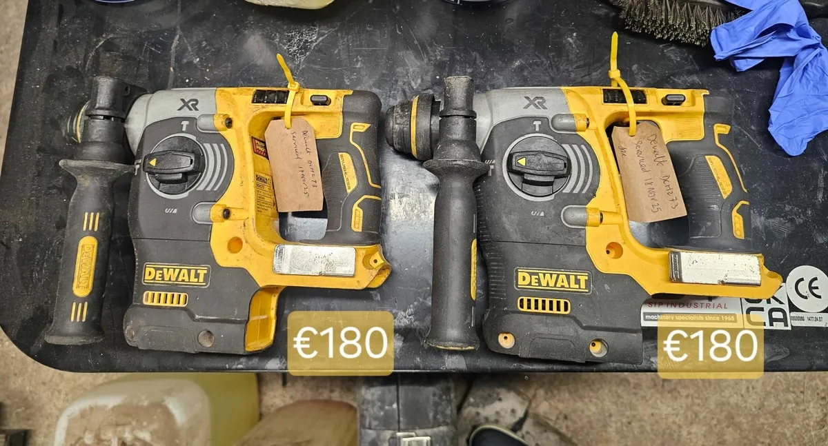 Dewalt DCH273 €180 each