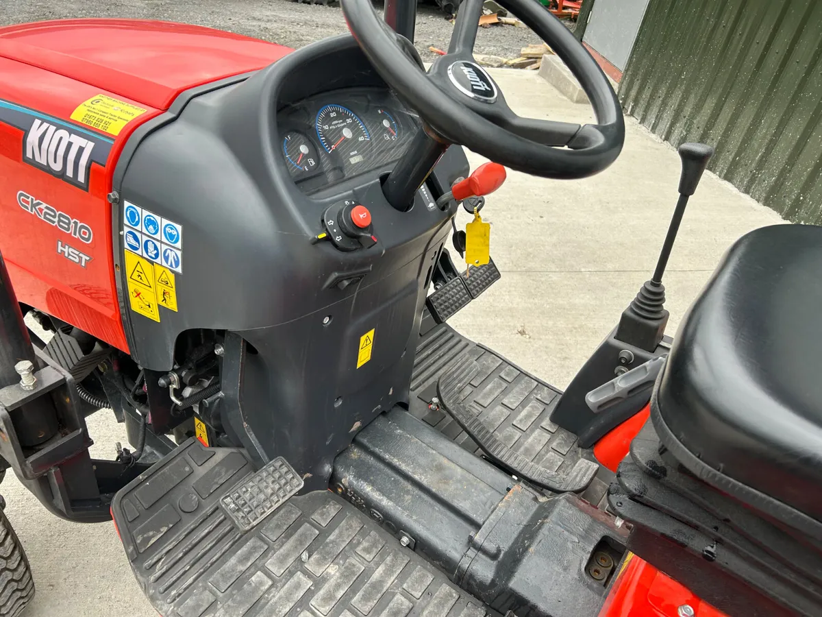 2024 Kioti CK2810 HST Compact Tractor - Image 3