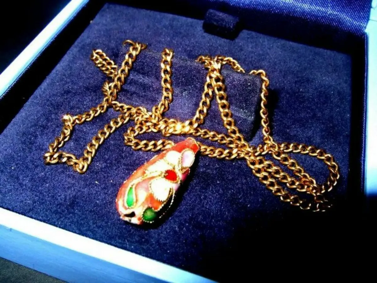 Vintage Hallmarked 9ct Chain & Cloisonne Teardrop - Image 2