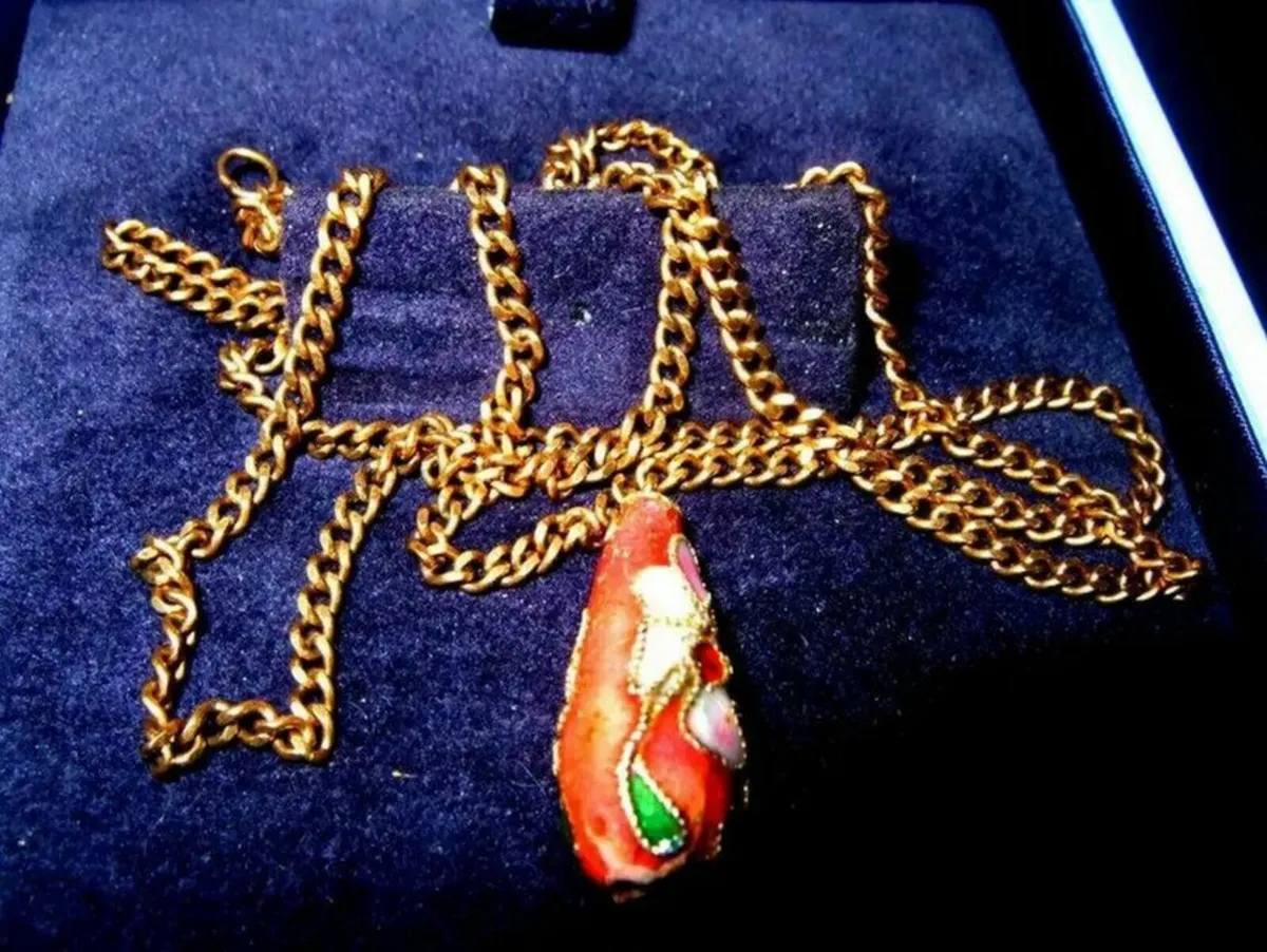 Vintage Hallmarked 9ct Chain & Cloisonne Teardrop - Image 1