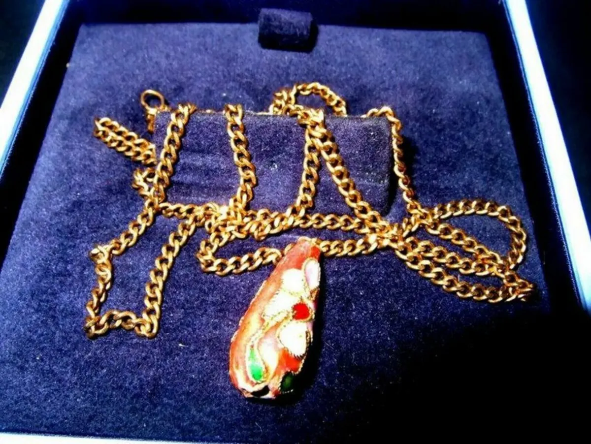 Vintage Hallmarked 9ct Chain & Cloisonne Teardrop - Image 3