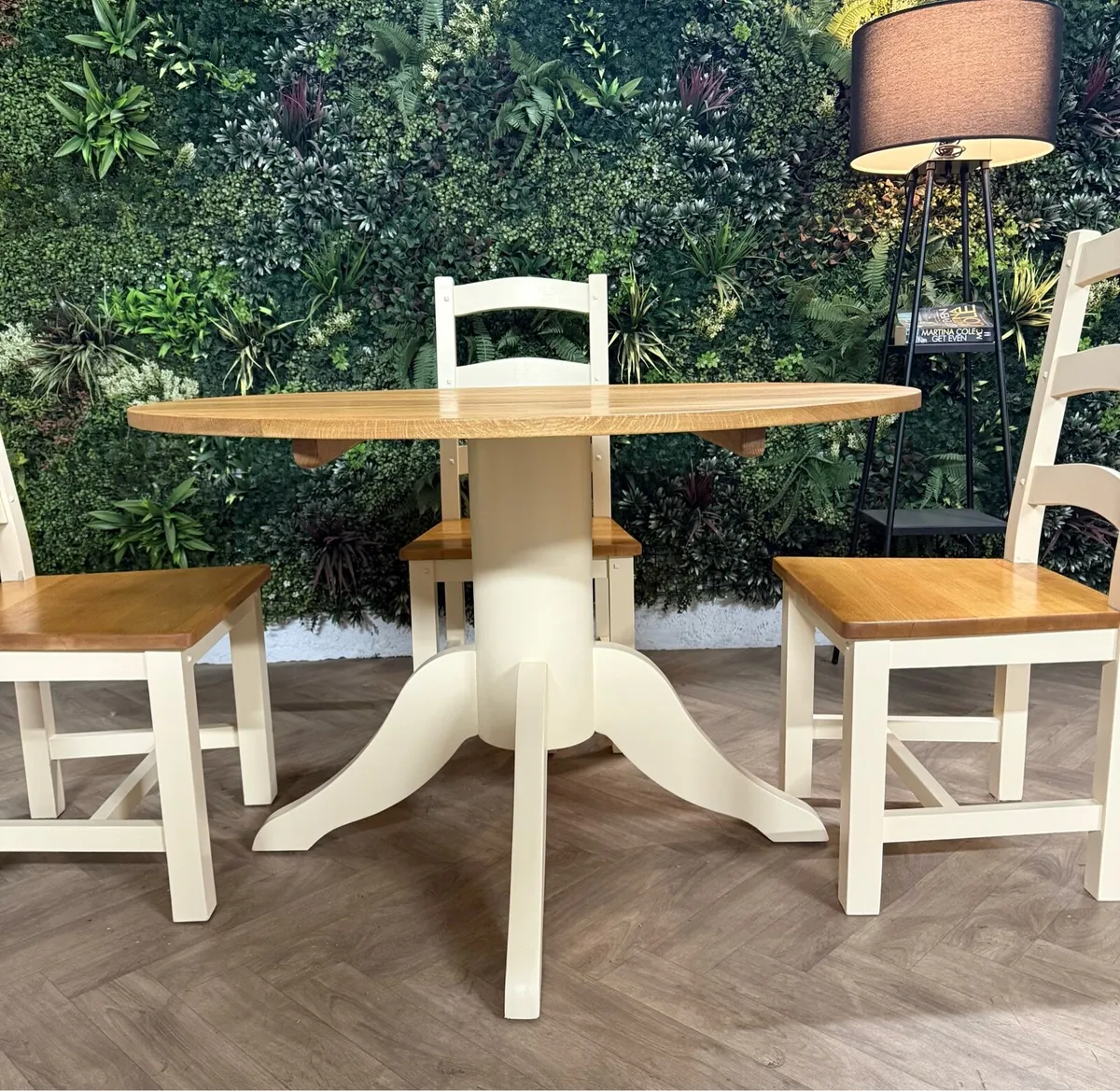 Round oak kitchen table & 4 chairs - Image 3