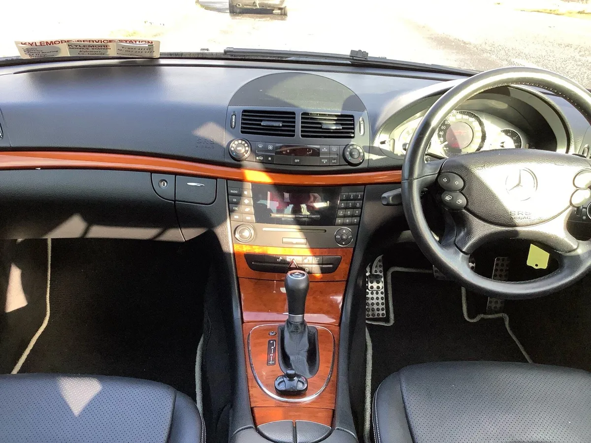 Mercedes E220 - Image 2