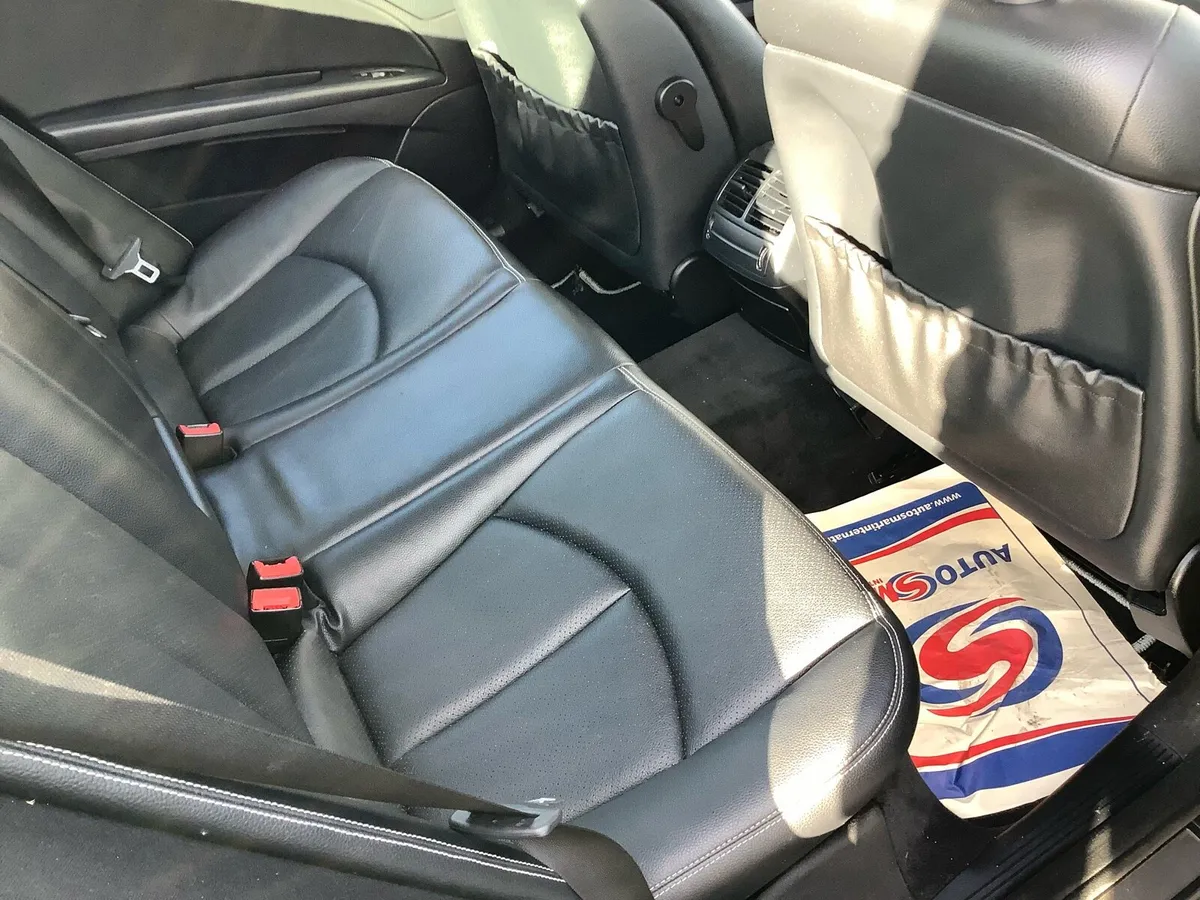 Mercedes E220 - Image 4