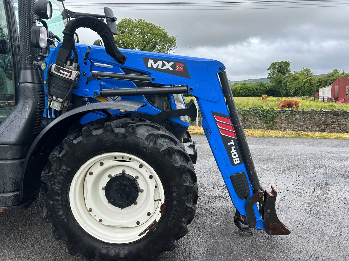 2020 New Holland T5-120 with MX Loader - Image 2