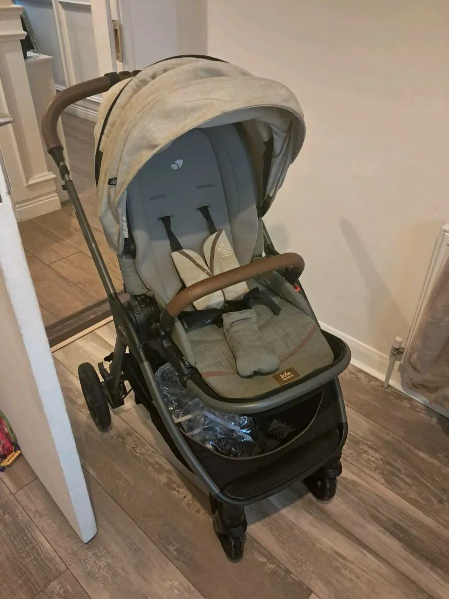 Joie Signature travel system - Image 1