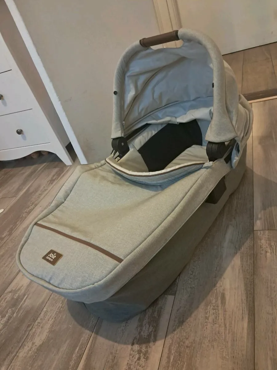 Joie Signature travel system - Image 3
