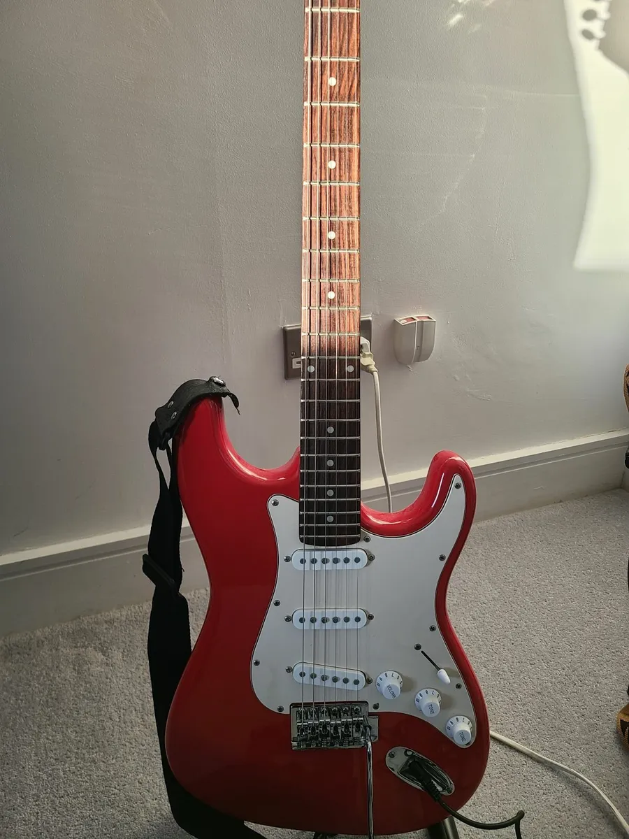 Electric guitar - Image 4