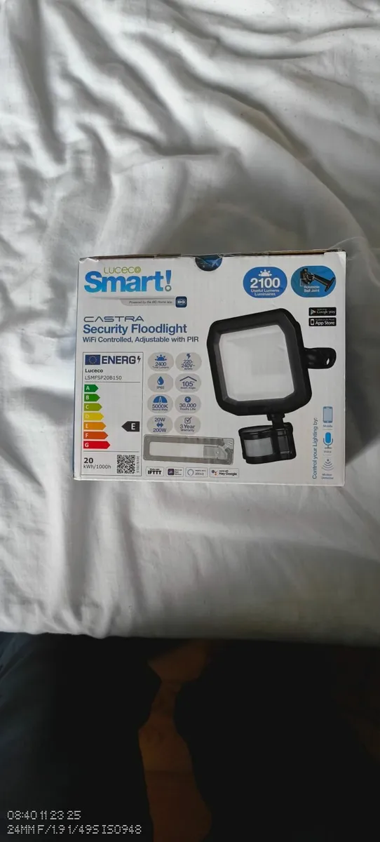 Luceco smart floodlight - Image 1