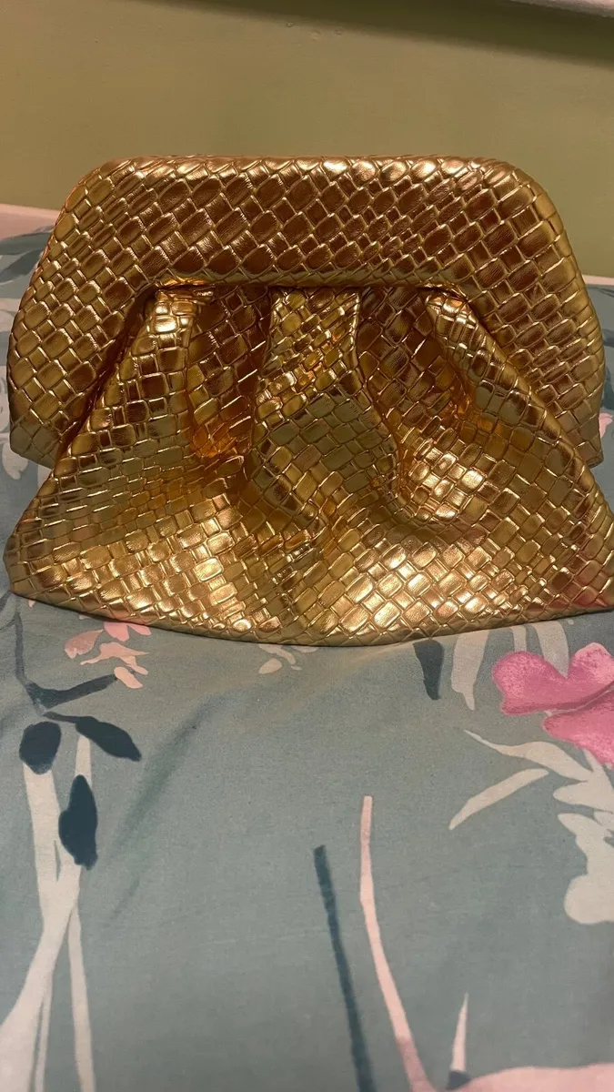 New gold clutch - Image 1