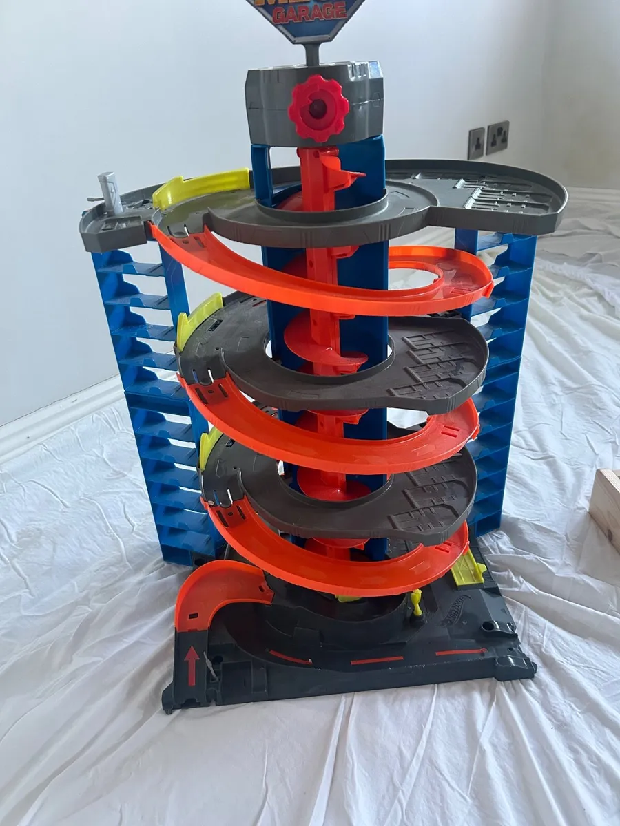 Hot Wheels City Mega Garage - Image 2
