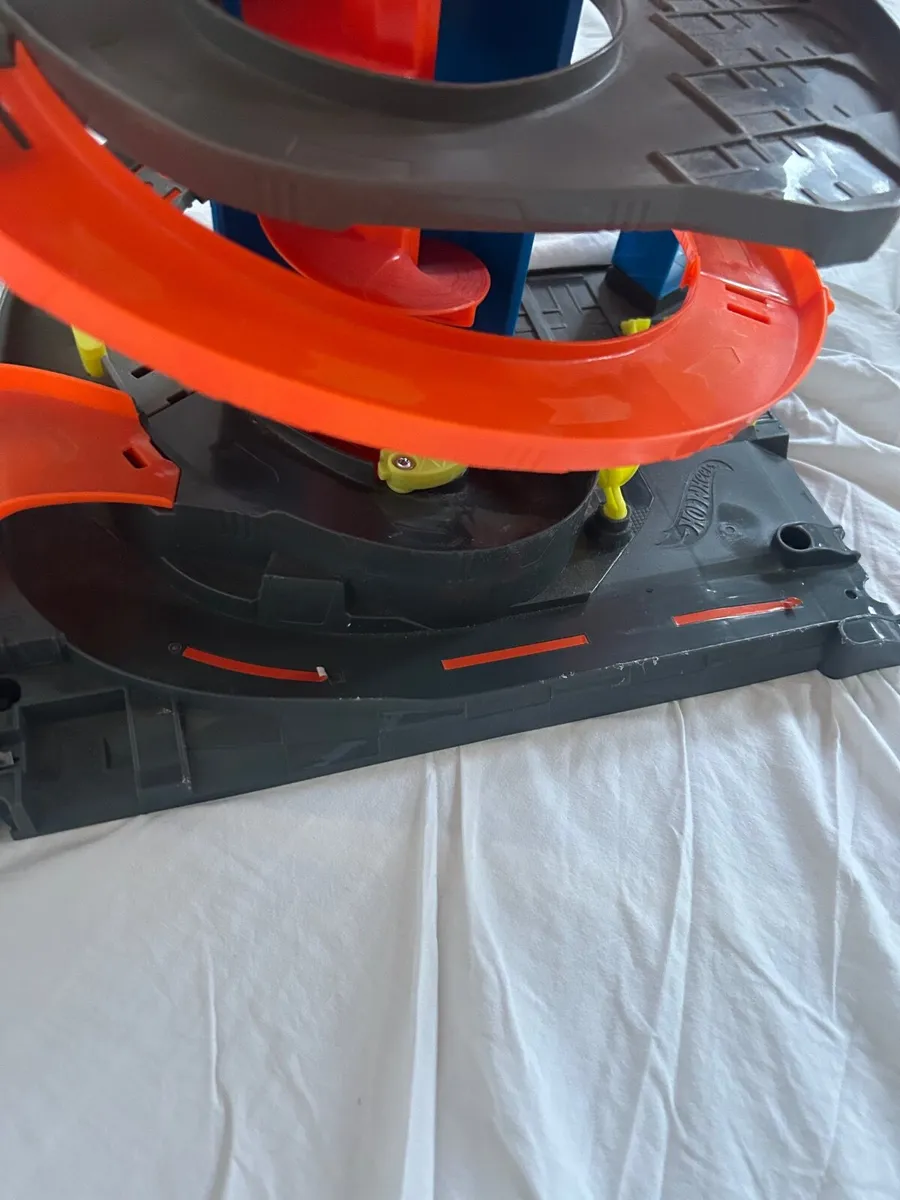Hot Wheels City Mega Garage - Image 3