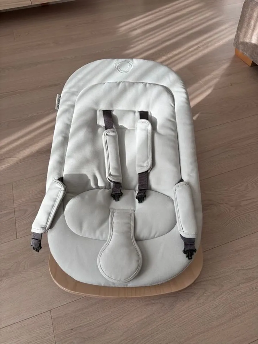 Brand new bugaboo giraffe rocker / bouncer with tags - Image 1