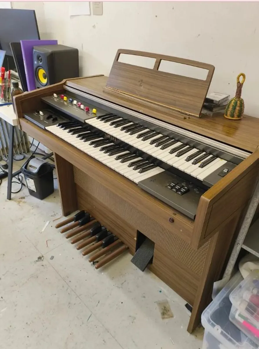 Yamaha organ