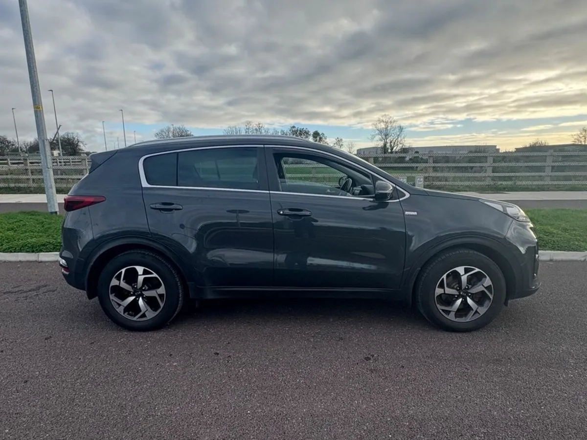 Kia Sportage 1.6 CRDI Premium Spec! Diamond Cut Al - Image 3