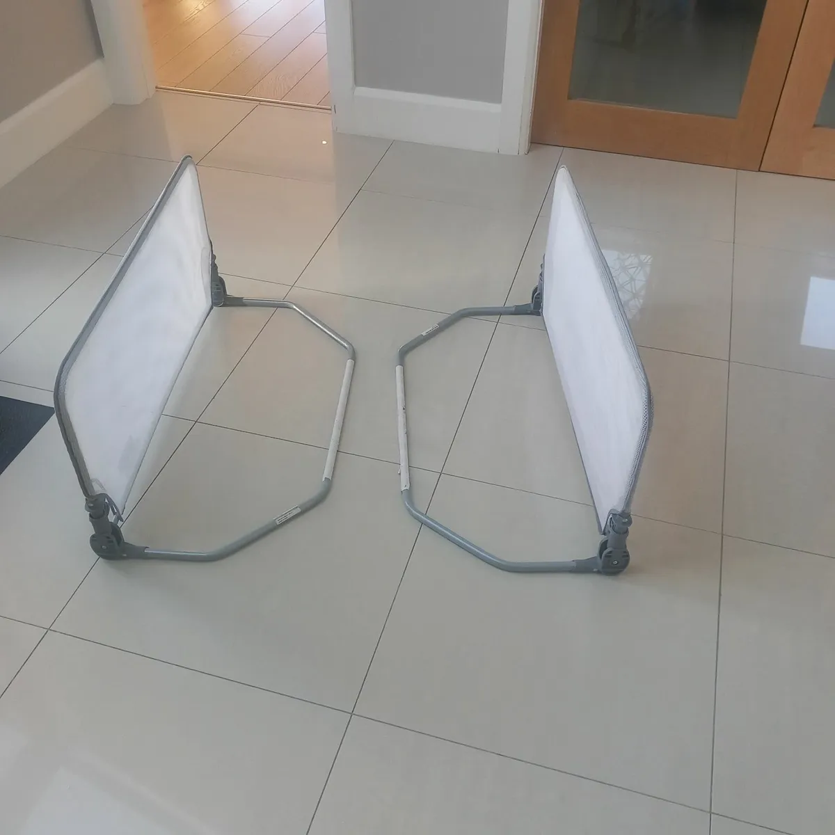 Child bed rail. - Image 2