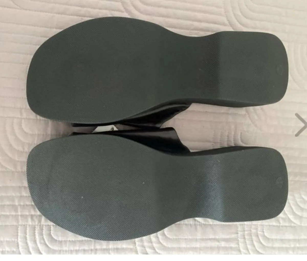 Dunnes Black Sandals Size 8 - Image 4