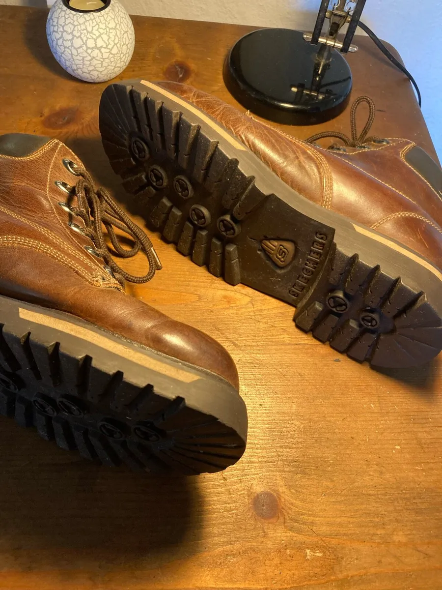 Skechers walking boots size 10 - Image 2