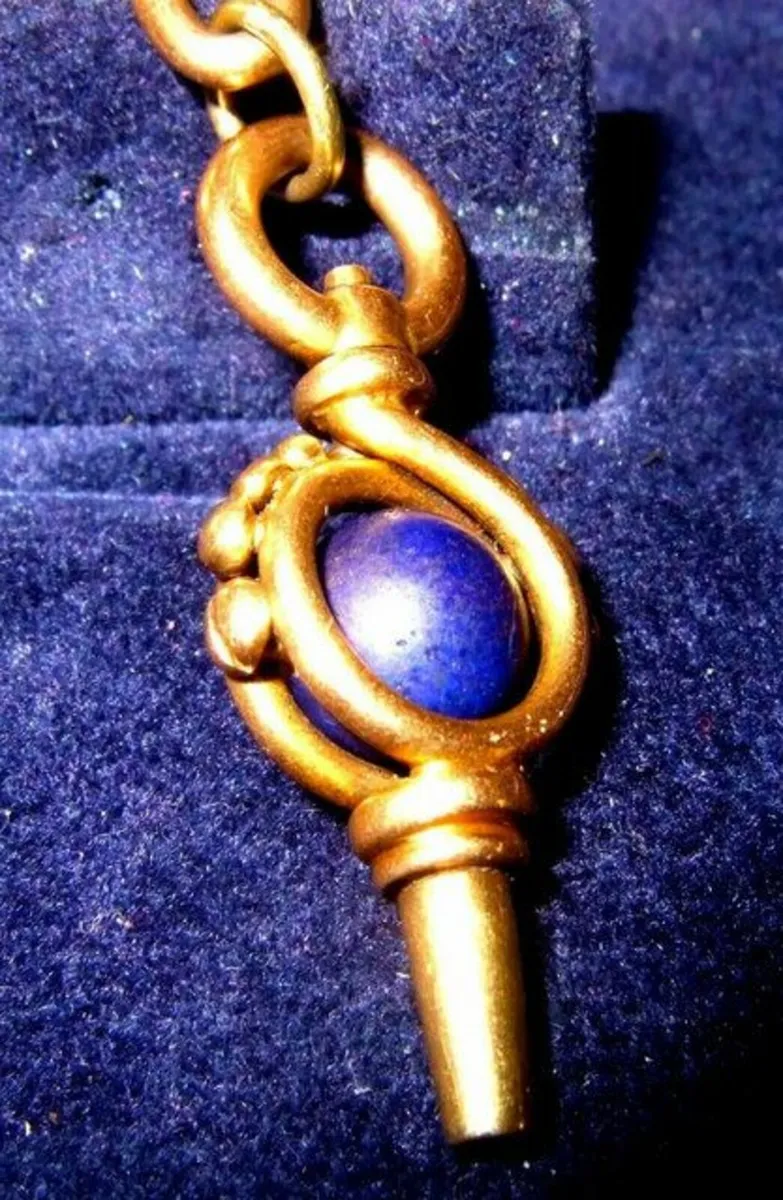 Vintage 9ct Gold 'Bellows' Pendant/Charm - Image 3