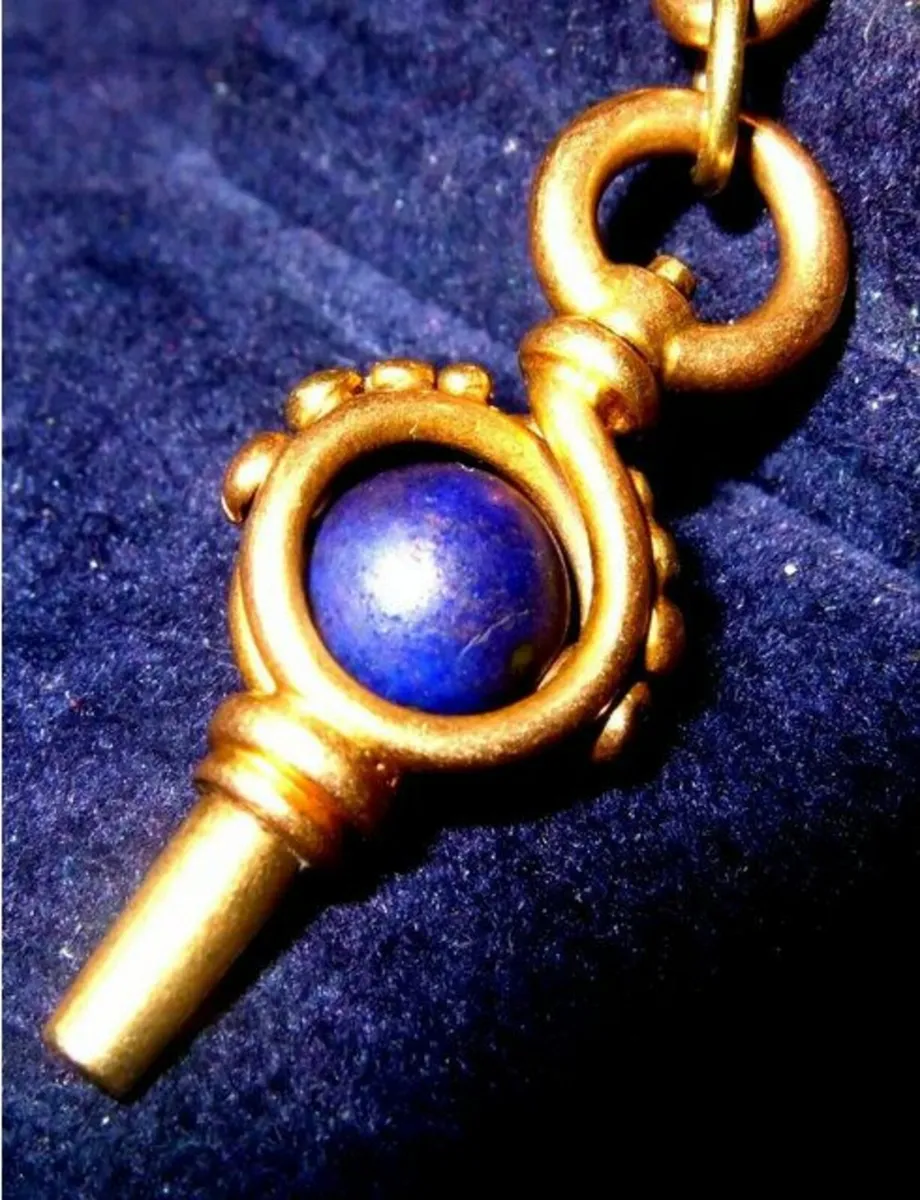 Vintage 9ct Gold 'Bellows' Pendant/Charm - Image 4