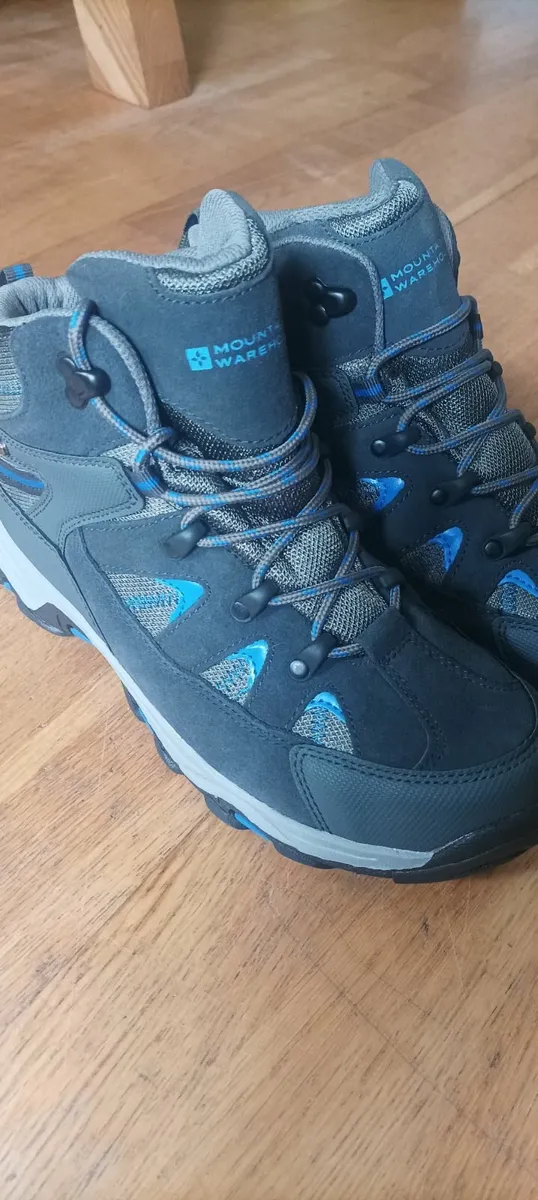 Hiking Boots Brand NEW - Image 4