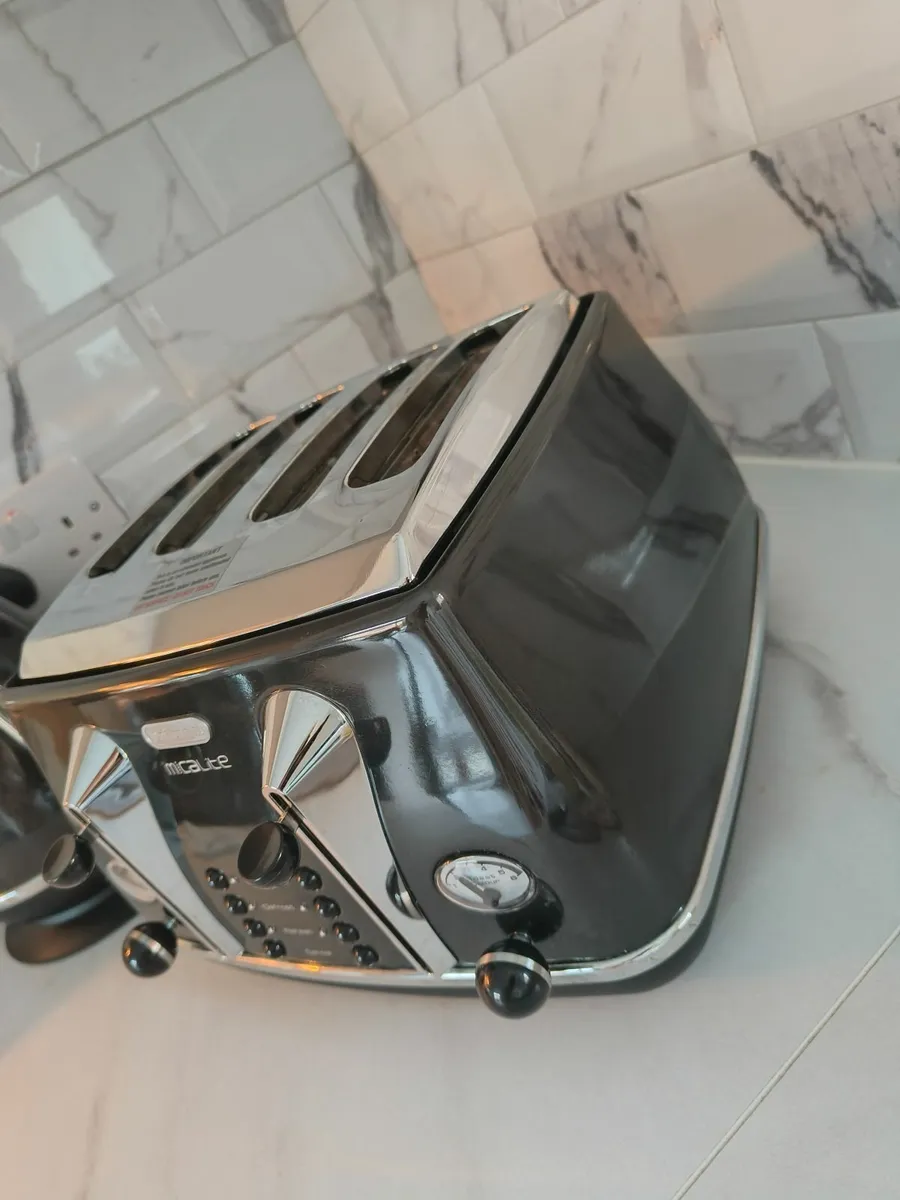 Delonghi 4 slice toaster - Image 2