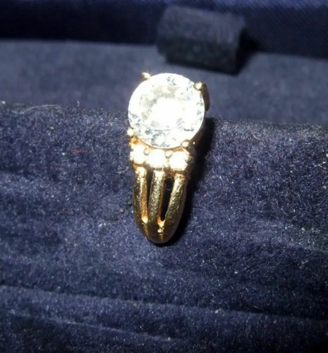 Vintage Gemset 14ct Gold Single Ear Stud - Image 2