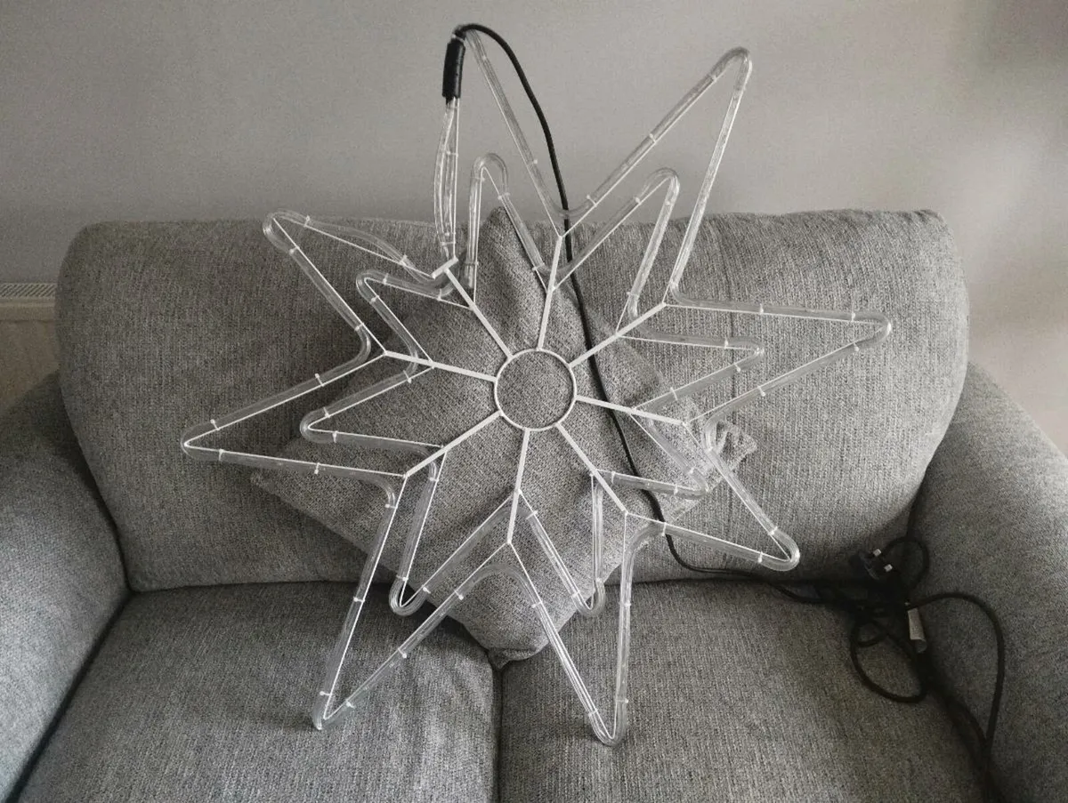 Christmas star with blue and white light - Image 4