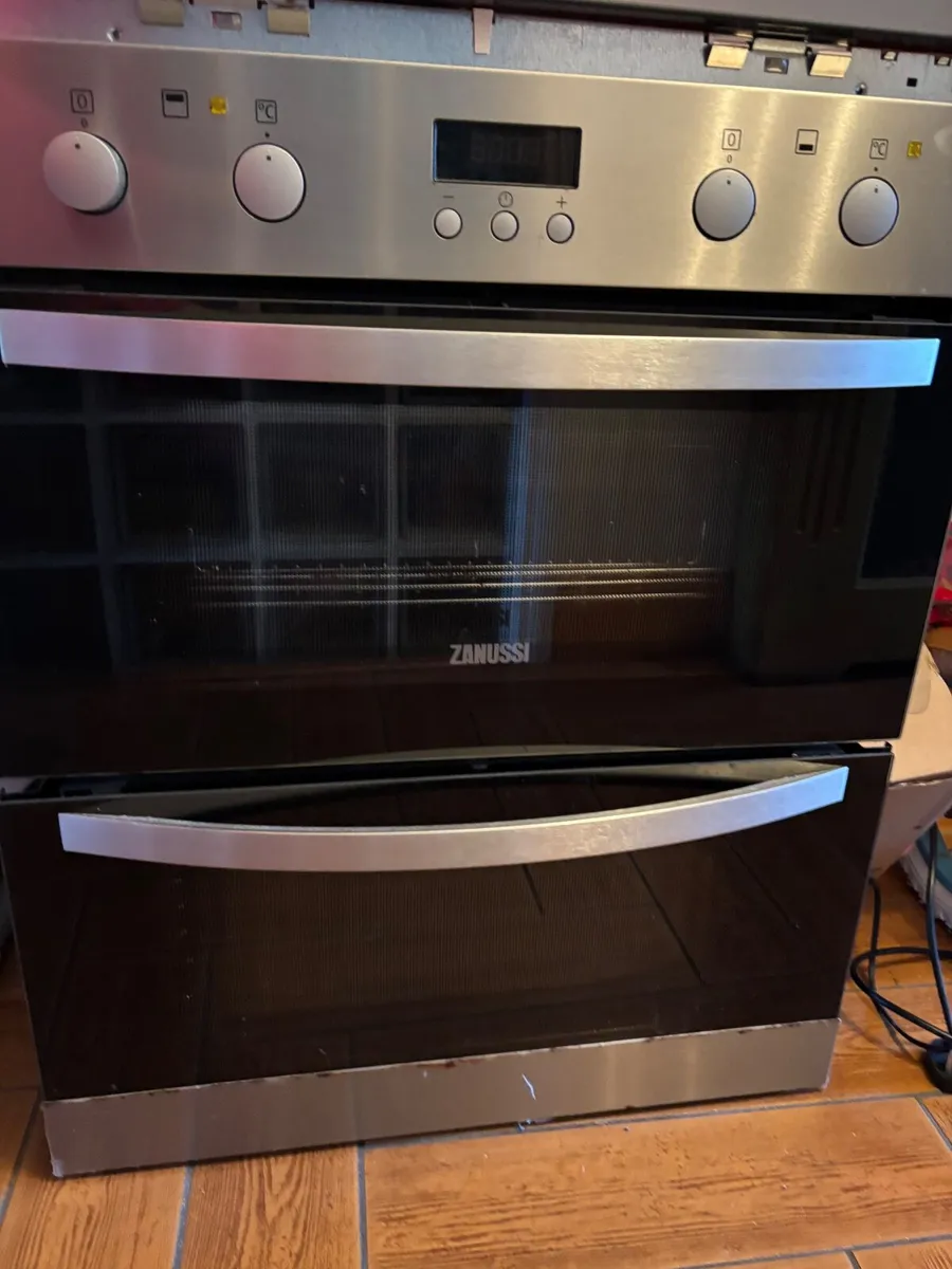 Zanussi Double Oven, Touch Screen Oven Top - Image 1