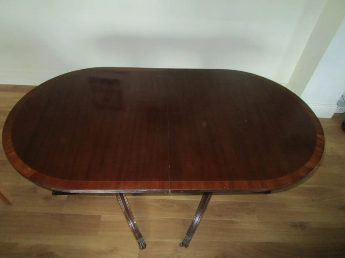 Regency style Dining Table - Image 2