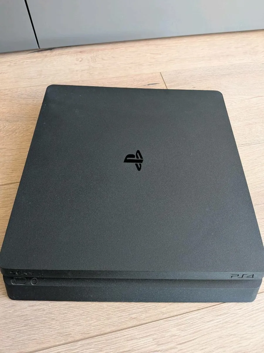 PlayStation 4 - Image 2