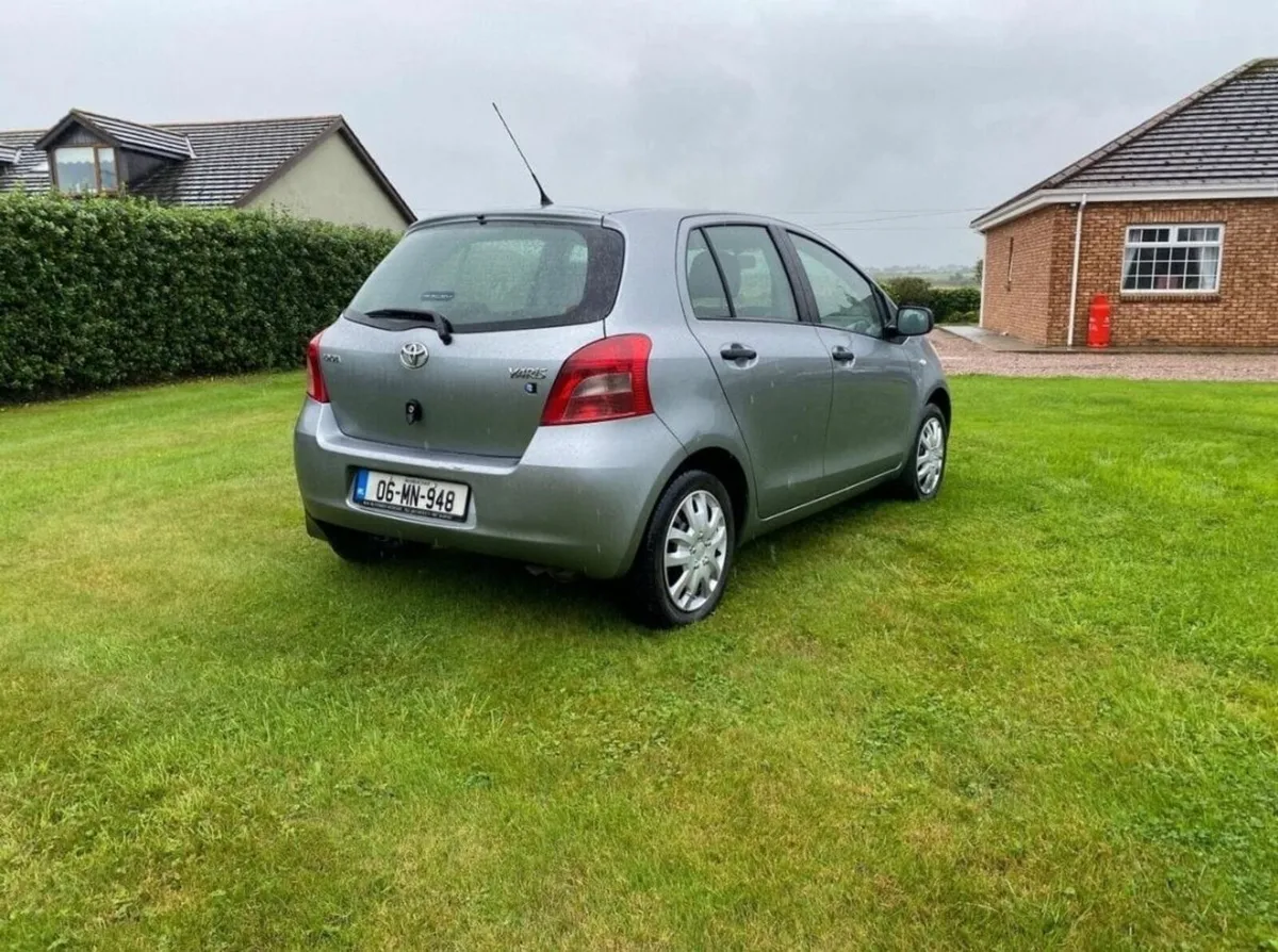 Toyota Yaris 2006 - Image 4