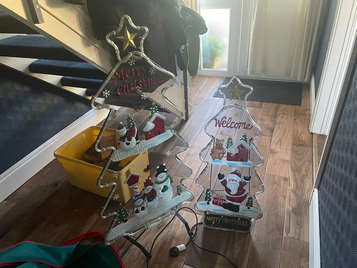 Novelty Christmas in/outdoor light up decorations - Image 2