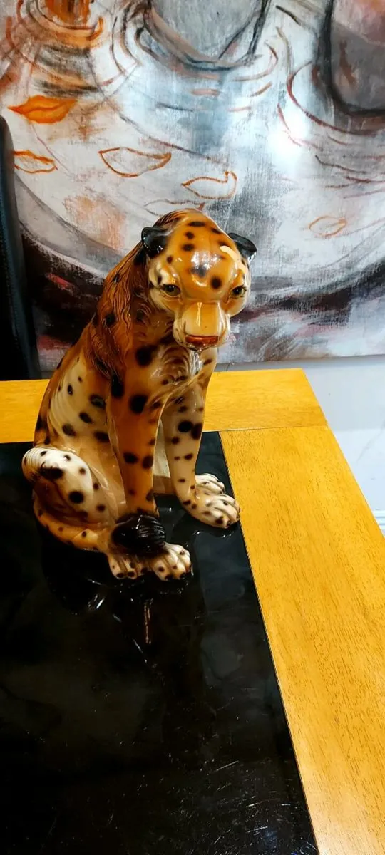 Vintage Ceramic 70's Leopard Statue Ornament. - Image 1