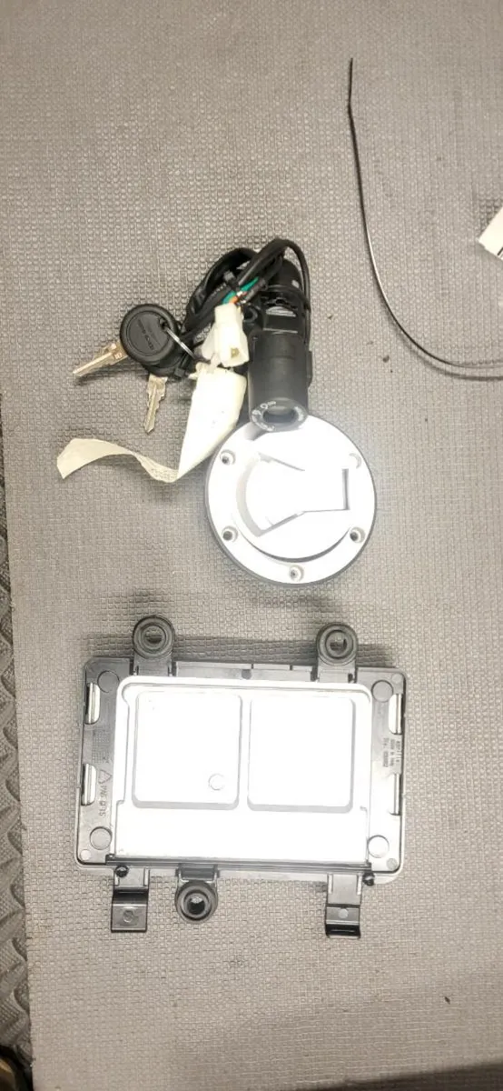 Moto guzzi Vt85 Parts - Image 4