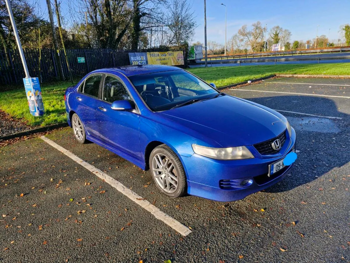 Honda accord type s 09 clean with tax and nct. - Image 4